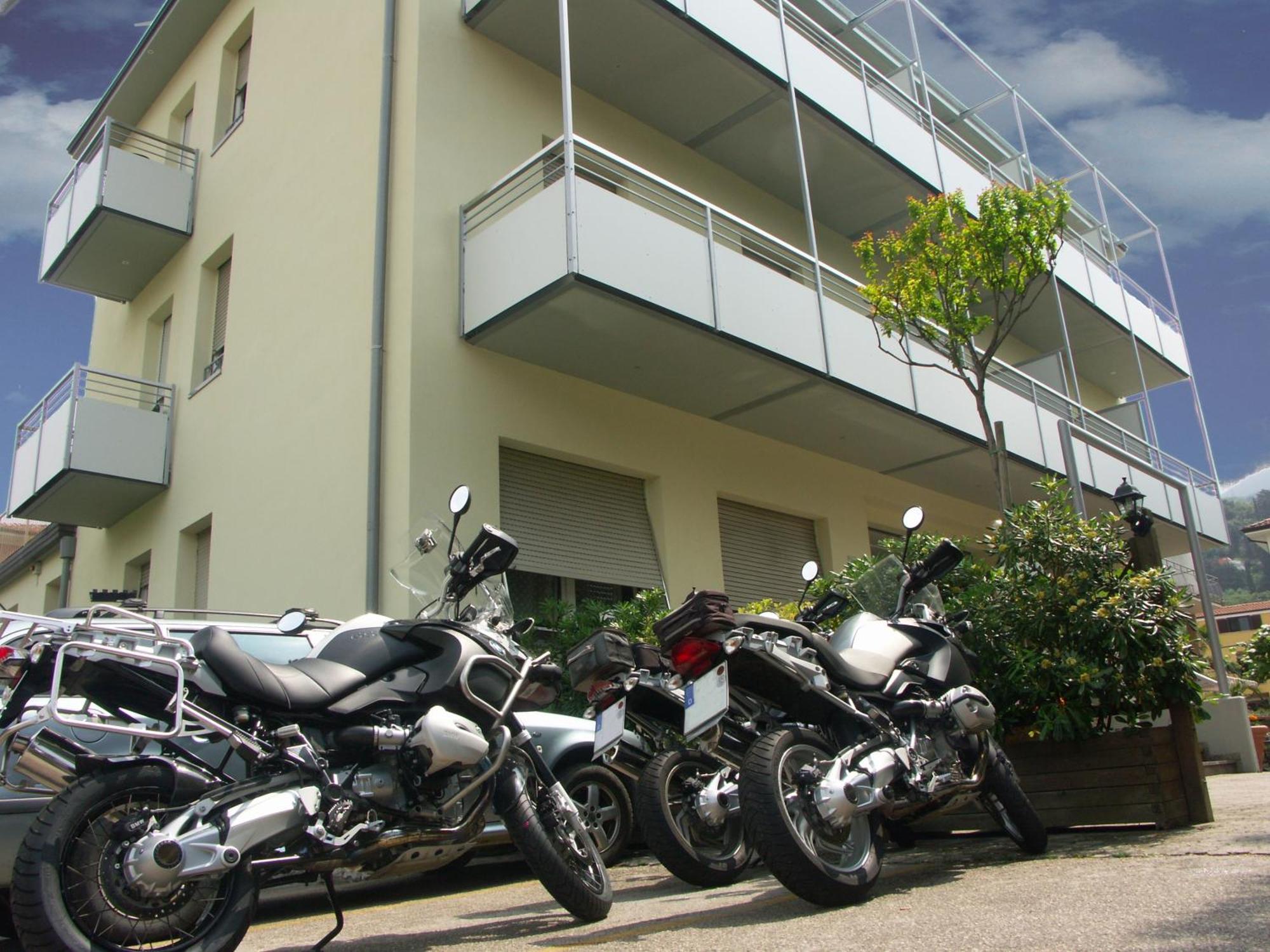 Hotel Villa Clara Torbole Sul Garda Exterior photo