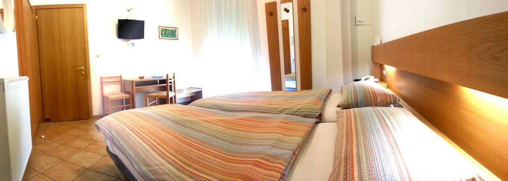 Hotel Villa Clara Torbole Sul Garda Exterior photo