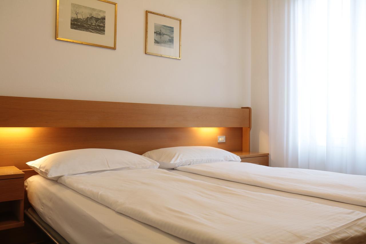 Hotel Villa Clara Torbole Sul Garda Exterior photo