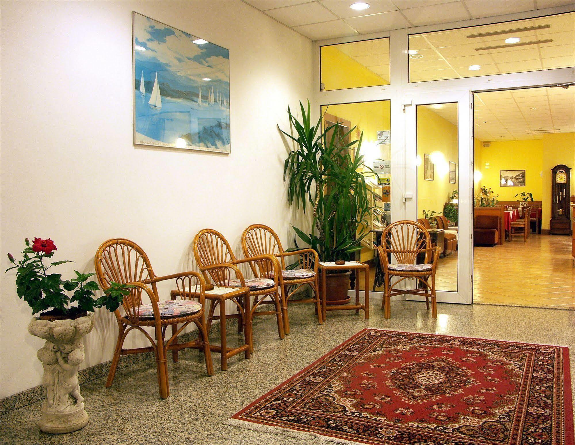 Hotel Villa Clara Torbole Sul Garda Exterior photo