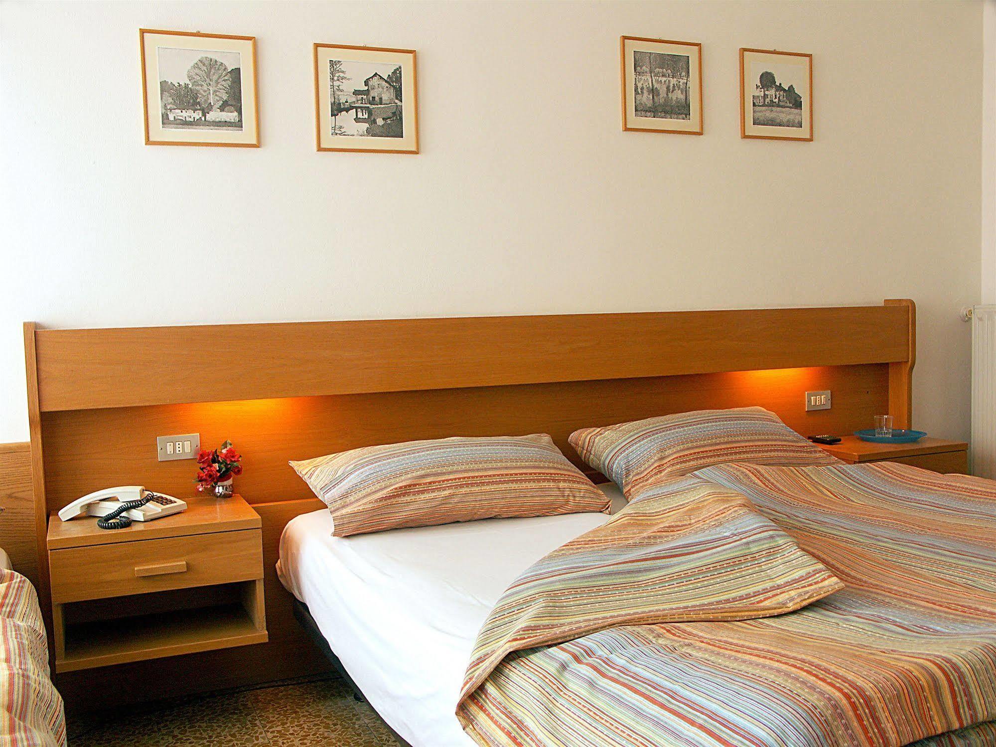 Hotel Villa Clara Torbole Sul Garda Exterior photo
