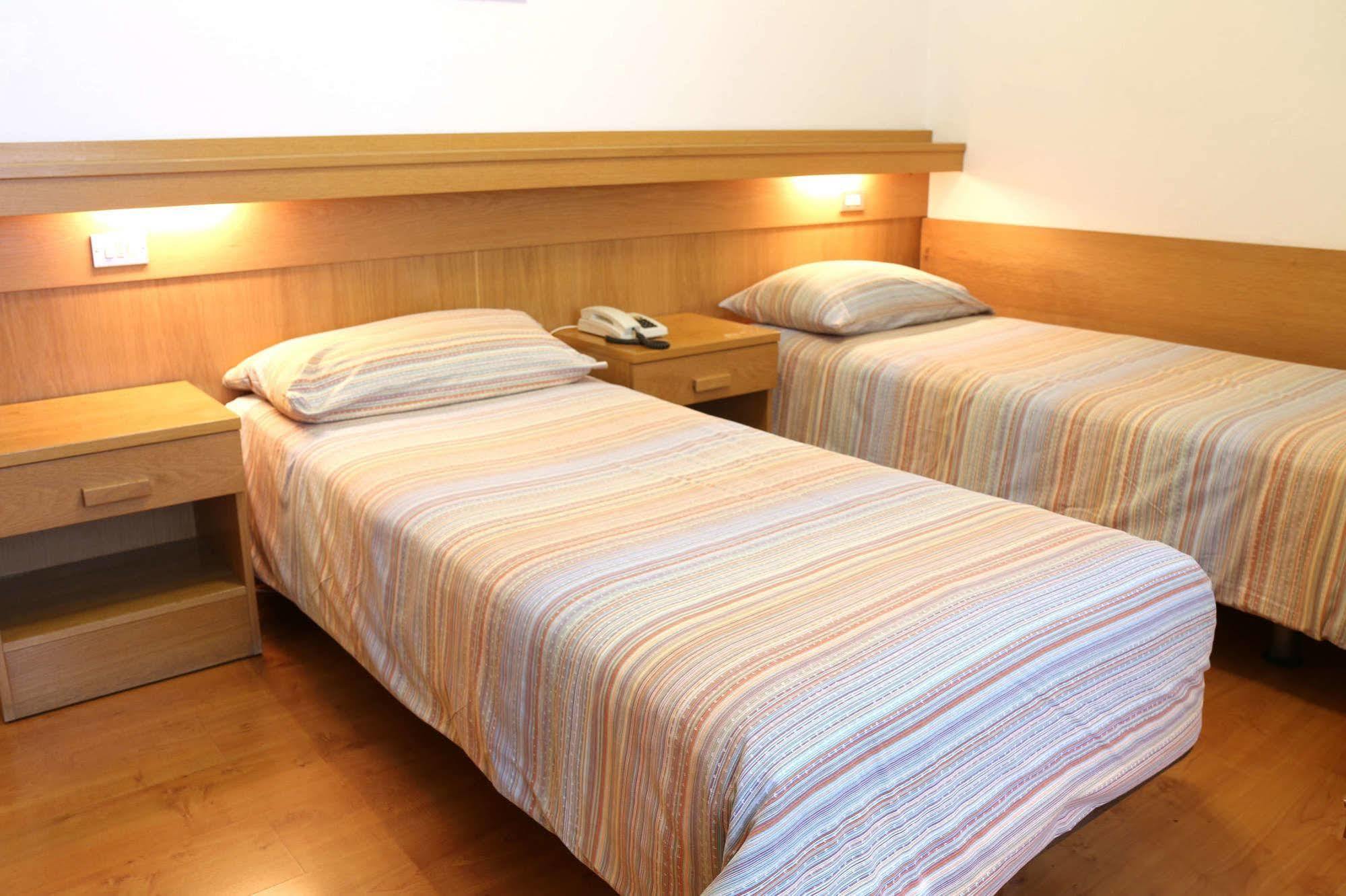 Hotel Villa Clara Torbole Sul Garda Exterior photo